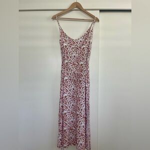 Paradise Now Hawaii NWOT
XS WOMEN’S MAXI DRESS IN NAUPAKA LOVERS